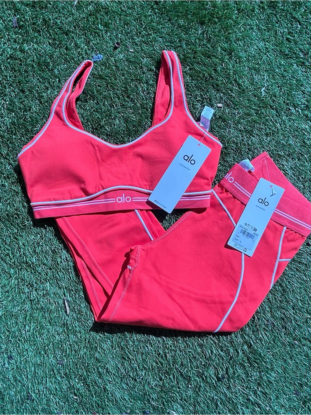 ALO Yoga Women's Coral Sports Bra & Legging Set